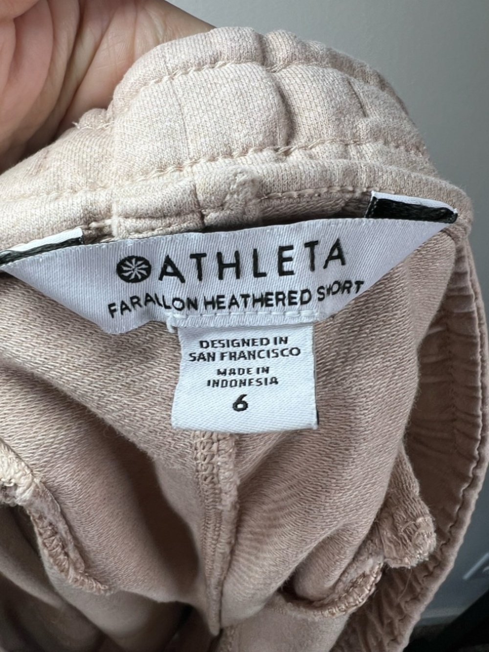 Athleta Farallon Heathered Shorts Tan Pull On Pockets Stretch Summer Travel Sz 6 - Picture 13 of 14